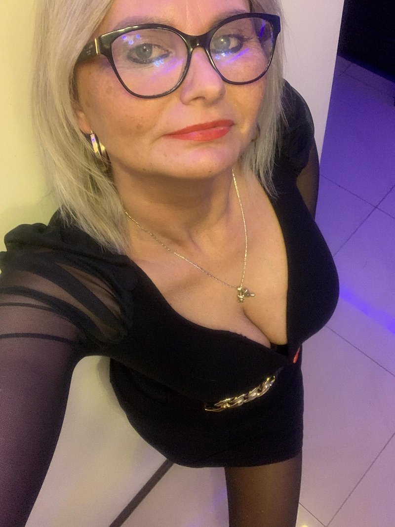 MaideSaruhan's tweet photo. Selam olgun olmamı uygun bulan beyler dm atsın bugün müsaitim uyarmı https://t.co/yrDtQ11n3F