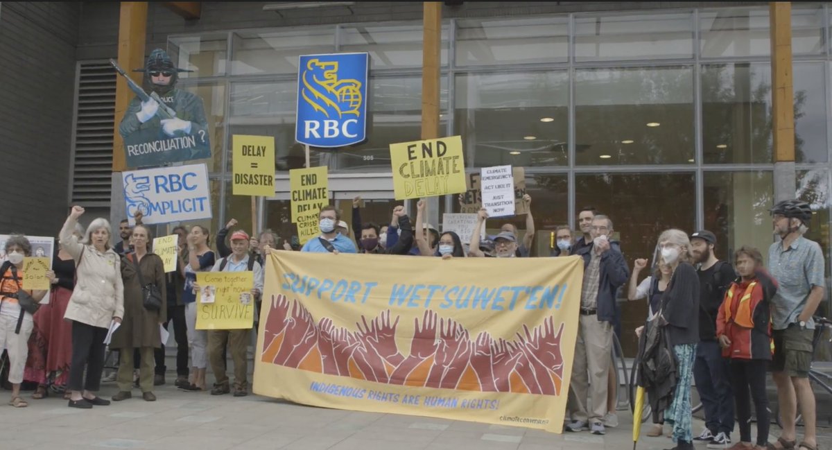 We're telling @RBC to stop financing climate disasters like the #TMX & #CGL pipelines. Honour the lives lost in the #HeatDome by getting OFF fossil fuels & investing in the #JustTransition we all need! Solidarity w @Gidimten  #ClimateActionNow #DefundCGL #Dropthecharges @Dave_Eby