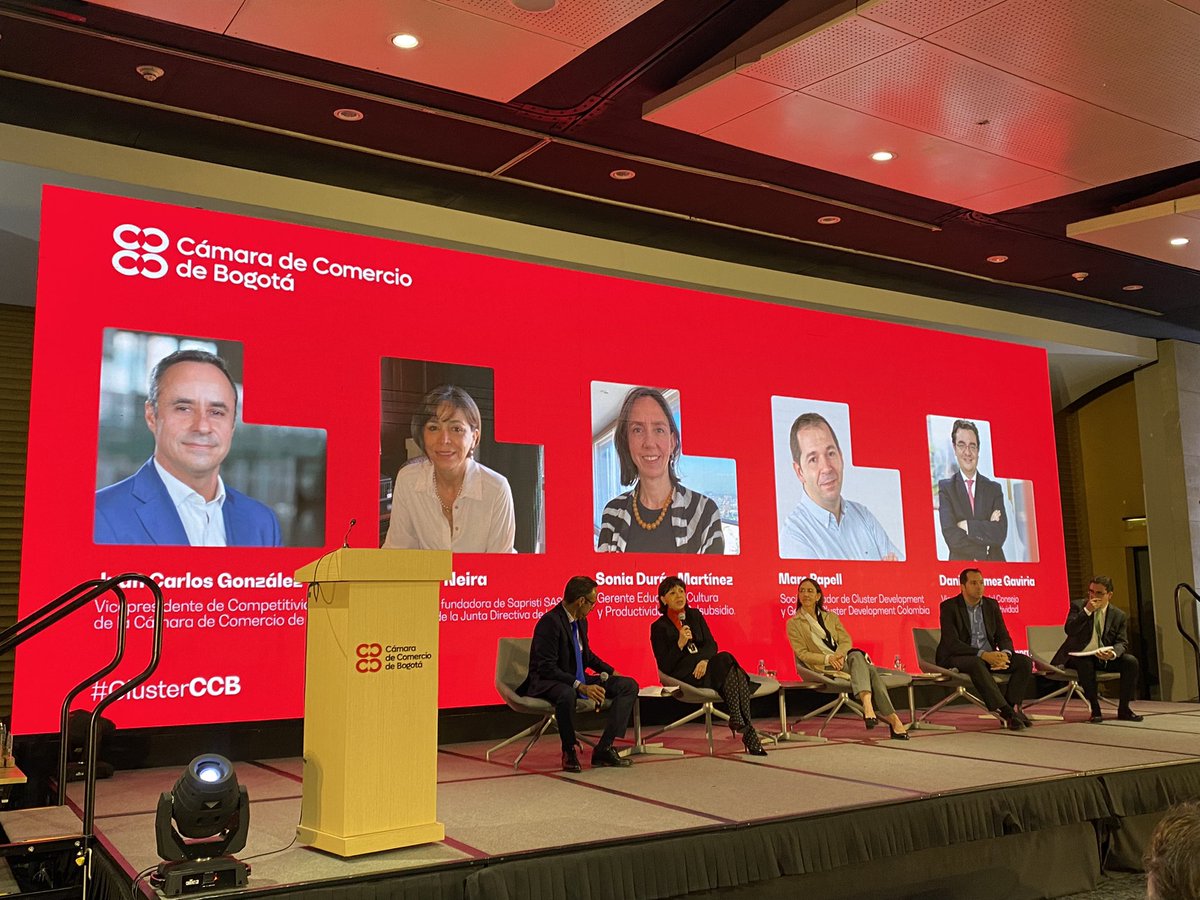 carlosdiazrueda's tweet photo. Celebración de los 10 años de las iniciativas clúster de la @camaracomerbog, bajo las cuales se articulan proyectos y acciones que mejoran la productividad de las empresas y el entorno para sectores prioritarios. #ClusterCCB https://t.co/wI6ng1TGIn