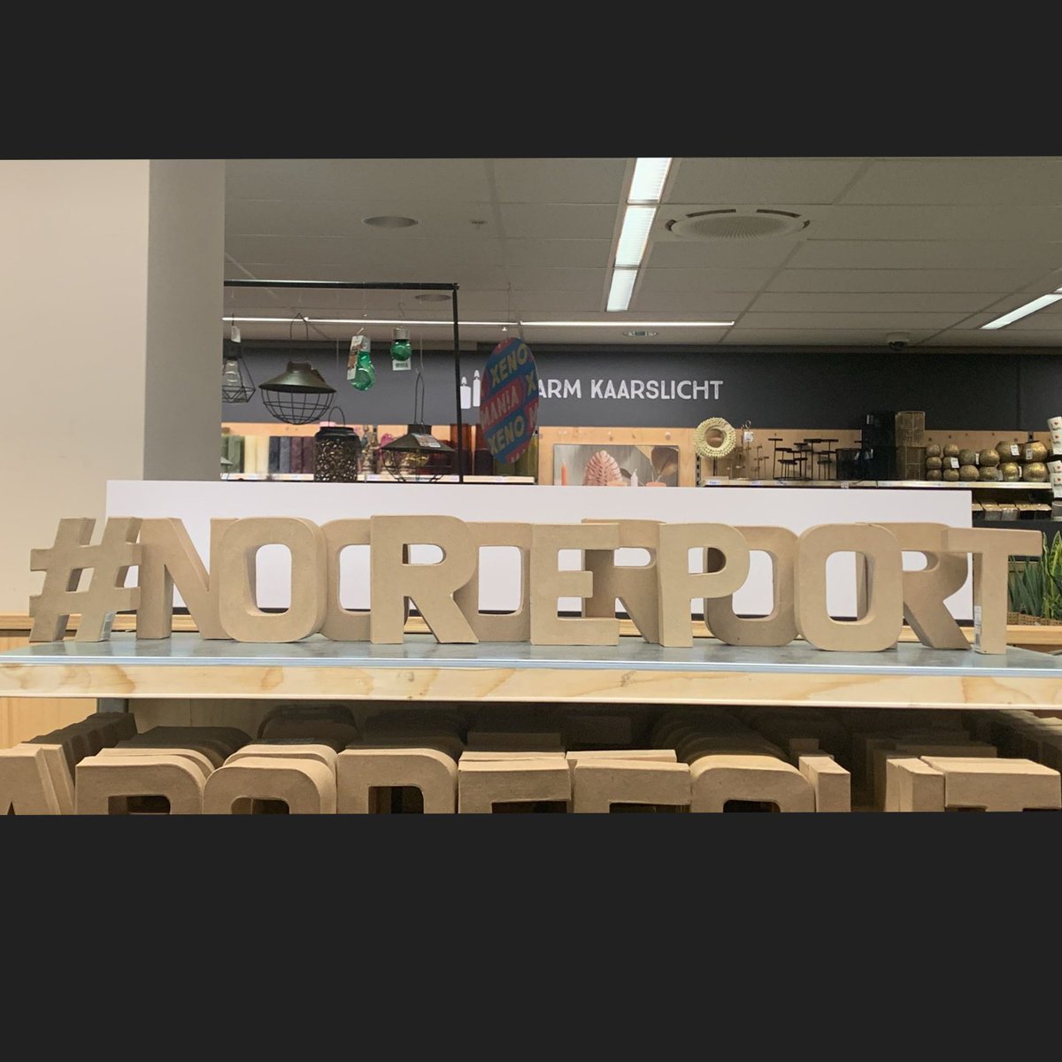 Hoe kan je zien dat je studenten in de Xenos zijn geweest? Thanks meiden! #reclame #noorderpoort #mbo #verpleegkunde <a href="/Noorderpoort/">Noorderpoort</a>