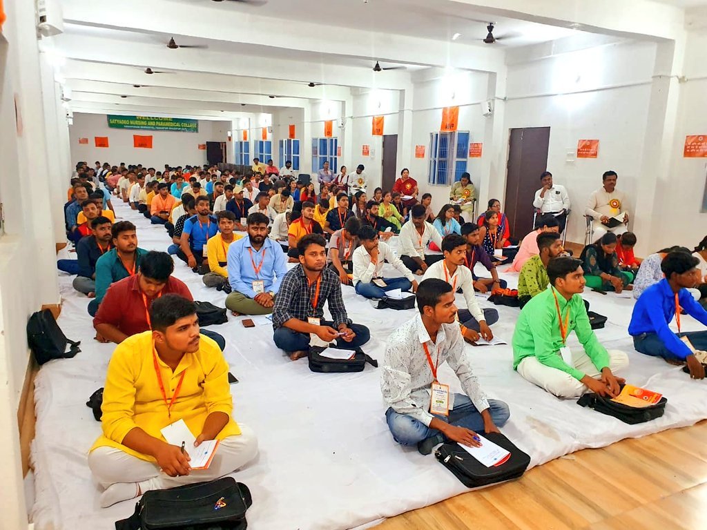 ABVPVoice's tweet image. काशी प्रांत अभ्यास वर्ग में अभाविप के राष्ट्रीय संगठन मंत्री श्री @AshishSainram ने &quot;सैद्धांतिक भूमिका&quot; विषय पर कार्यकर्ताओं का मार्गदर्शन किया।