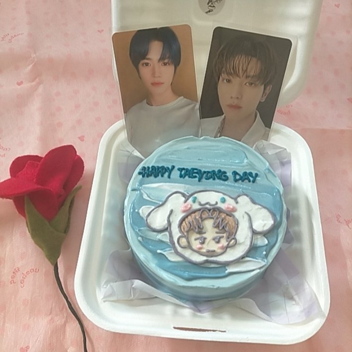tea_mnies's tweet photo. happy bday our july prince 🌹

#HAPPYTAEYONGDAY 
#LovelyFairyTAEYONGDay
#태용이가_여는_칠월의_시작
#태용 #TAEYONG https://t.co/4JMyqdKq6k