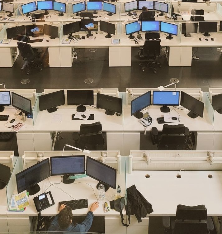 🗣 sabe la ciudadanía que desde hace años se mantiene el mismo número de gestores en cada turno, a pesar que se ha duplicado y triplicado el número de emergencias que se atiende en ☎️1️⃣1️⃣2️⃣?
📢Sabe que <a href="/InteriorJunta/">Consejería de la Presidencia y Emergencias</a> impide que se contrate más plantilla para no invertir más 💶?