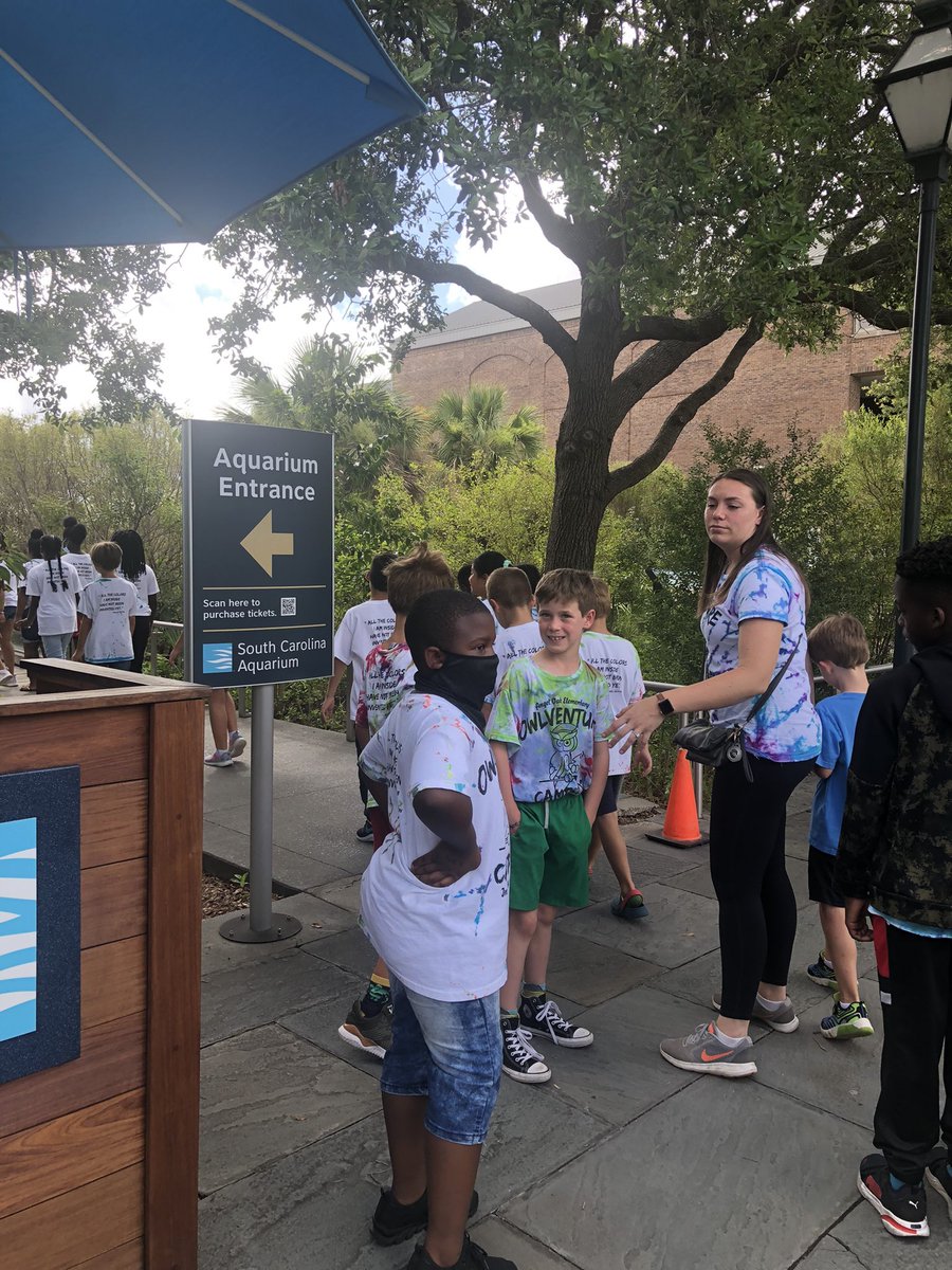 MichelleRheaum3's tweet photo. Learning about science and 🦀🦞🐠🐟🦐🦑🐙🐡🐳🦈🦭🐊🐋at the SC Aquarium! #angeloakes #owlventure2022 https://t.co/ECkBRPasQU