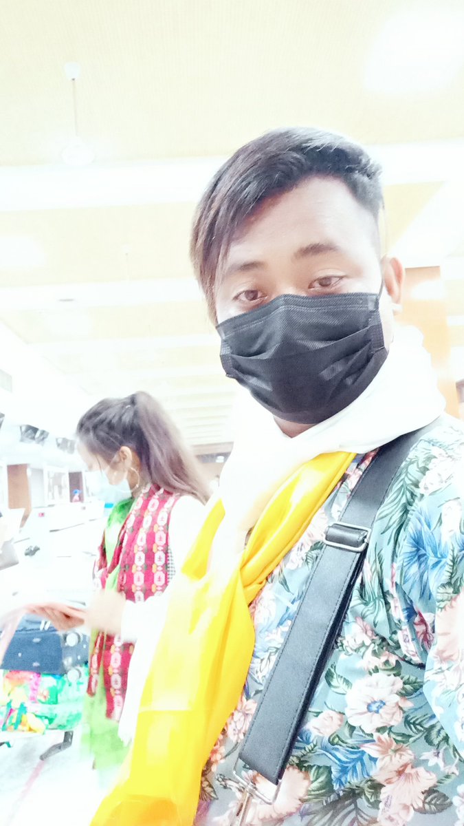 जिबनमा नि आफ्नै मान्छे हुनलाई रगतको 
नाता नै हुनुपर्छ भन्ने जरुरी छैन 
यहाँ भाबनाले जोडिएको 
नाता पनि निकै 
बलियो हुन्छ 😌❤️ mitra 😍 yatra karma vumiko👨‍❤️‍💋‍👨