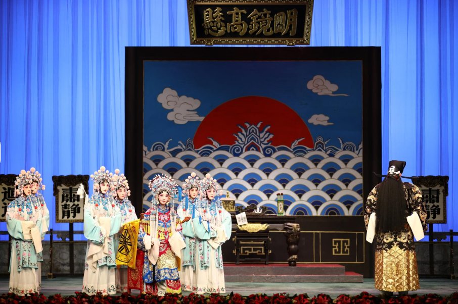 NewEraChina2022's tweet photo. The classical #PingjuOpera piece Qin Xianglian will come to the Anhui Grand Theater on Oct 19. Presented by many traditional Chinese operas, it is the story of a heartless man who is brought to justice. [Photo/Official WeChat account of Anhui Grand Theater] @PerformingChina https://t.co/CzzzAmjJ3I