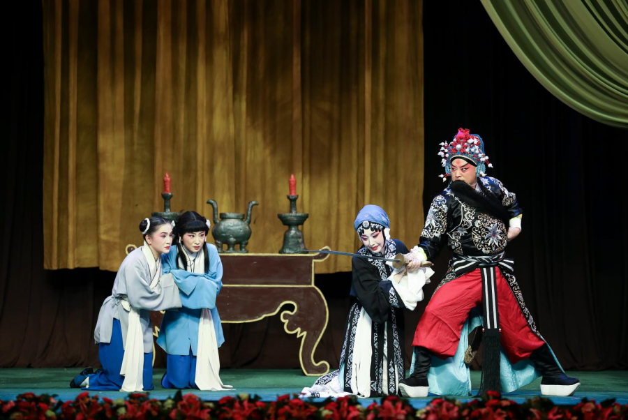NewEraChina2022's tweet photo. The classical #PingjuOpera piece Qin Xianglian will come to the Anhui Grand Theater on Oct 19. Presented by many traditional Chinese operas, it is the story of a heartless man who is brought to justice. [Photo/Official WeChat account of Anhui Grand Theater] @PerformingChina https://t.co/CzzzAmjJ3I