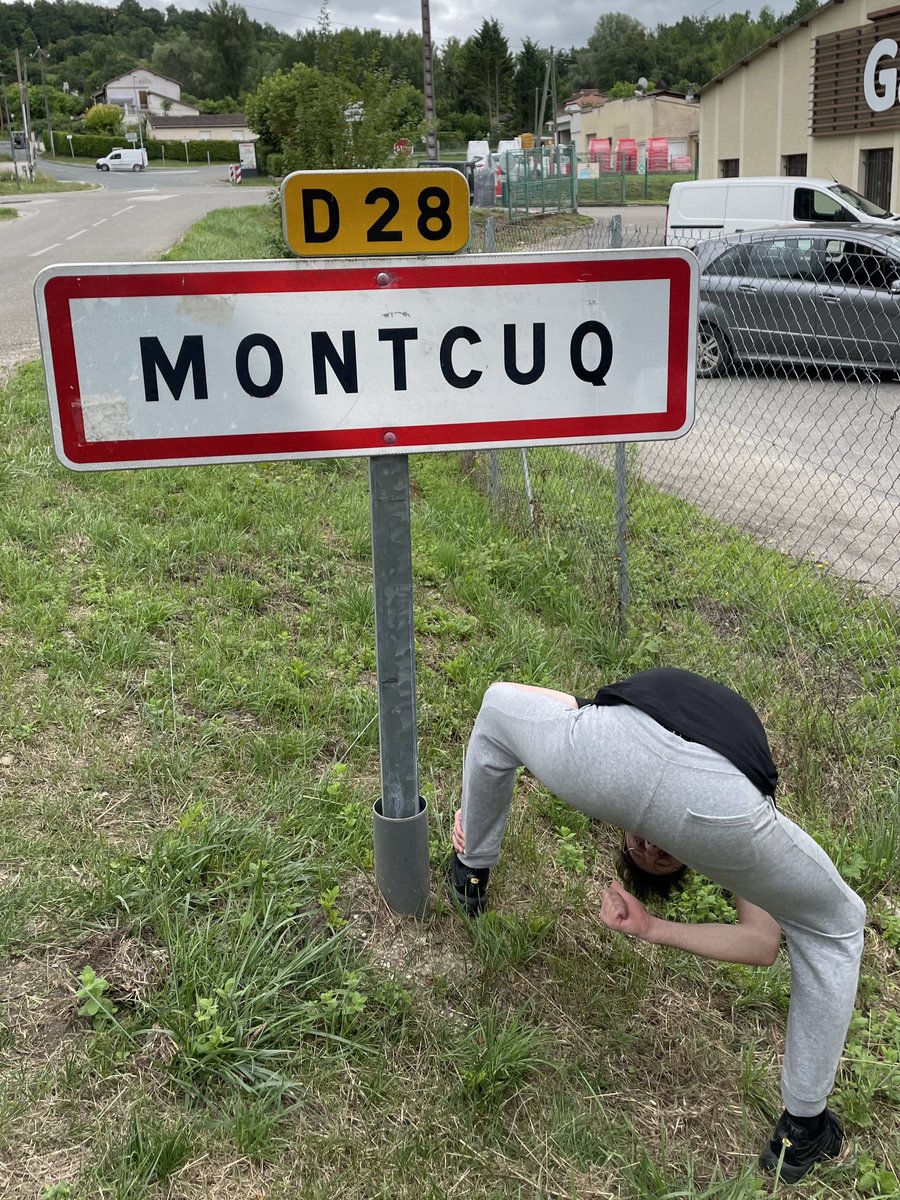poncefleur's tweet photo. T’as la ref ????? https://t.co/qvkiyiJLAI