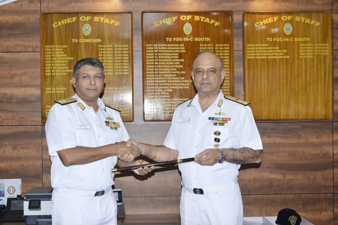RAdm J Singh took over as Chief of Staff #SouthernNavalCommand, #30Jun 22.
An #AntiSubmarineWarfare specialist, he has commanded Missile Corvette #INSKulish & Destroyer #INSRanvir.
Prior to this he held appointment of Asst Chief of Naval Staff (Foreign Cooperation & Intelligence)