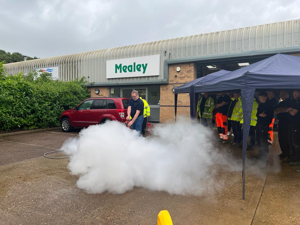 MealeyProjects's tweet image. Fire training in the office this afternoon with Dave Harding 🔥🧯