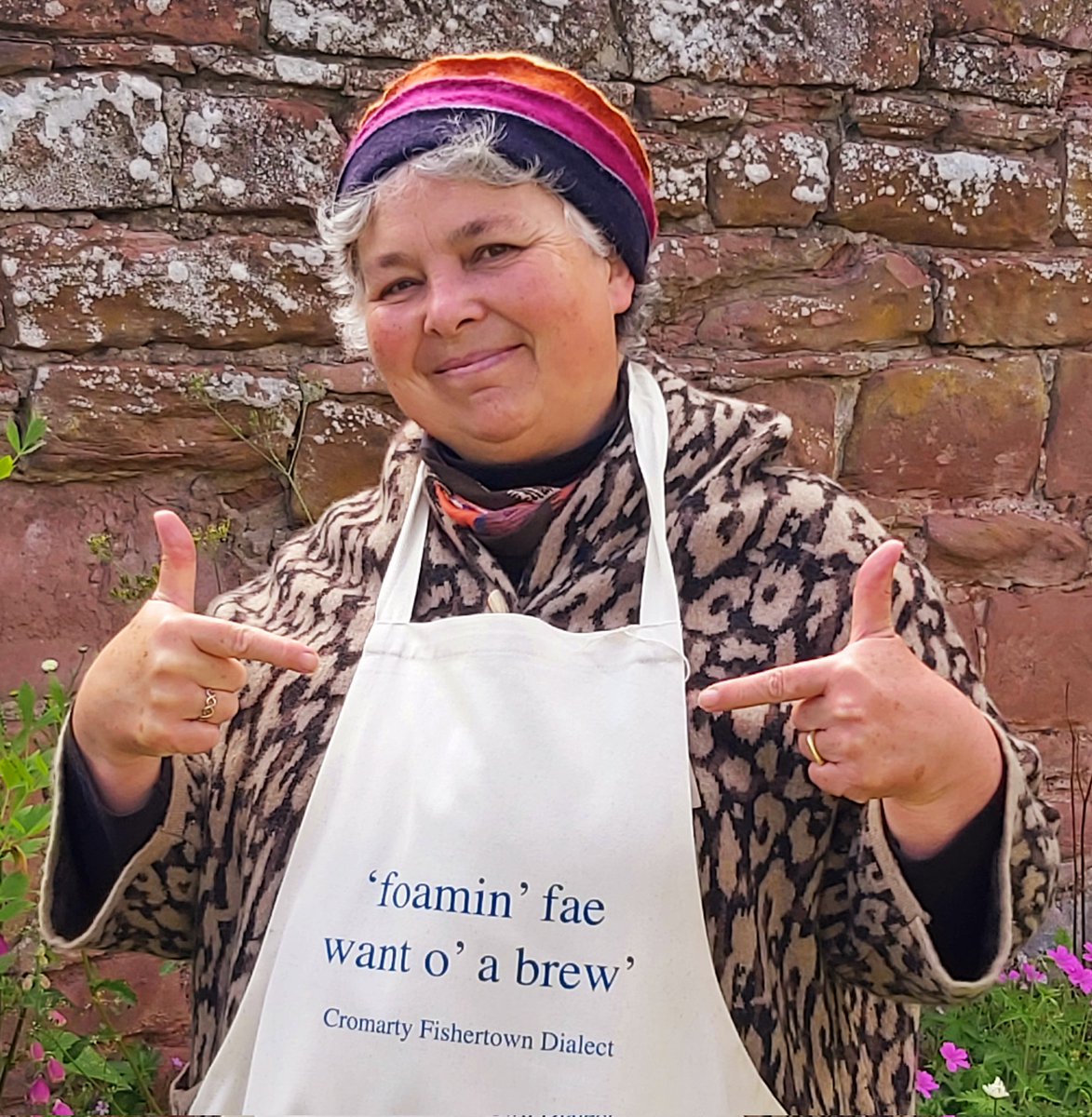 veewalkerwrites's tweet photo. My new #Cromarty #Fishertoun #poem #Hunger will be hidden along the mown paths of the #CromartyCourthouse garden this weekend for you to find. Fishertoun was an oral language so breathe new life into it by reading a verse or seven aloud... @PoetryScotland #Cromarty #OpenGardens https://t.co/xLL3cIj2fW