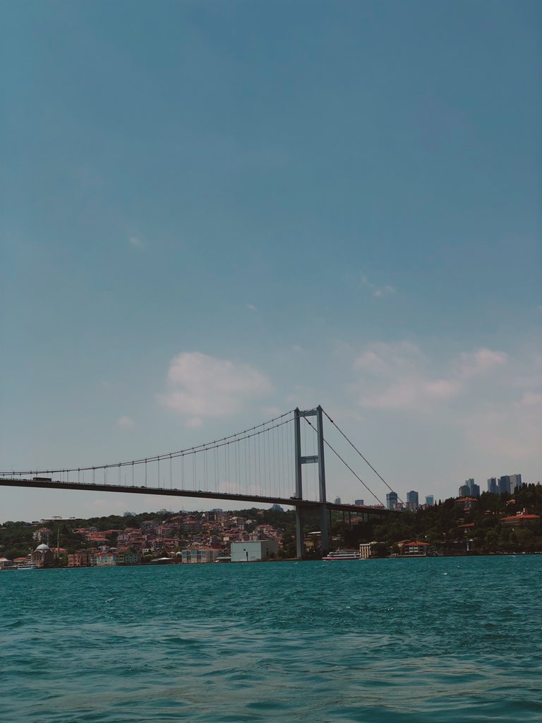 pek sevmem ben vedaları ve bilakisli ibareyi ama bu sefer teşekkür benimki
bana beni bulduran şehre;
arayış ve yolda hissiyle..