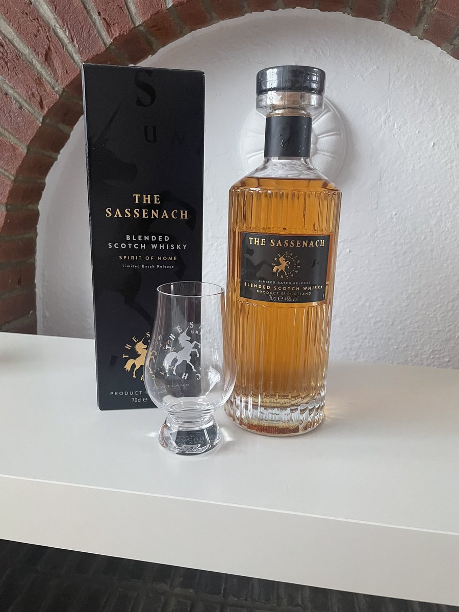 Myriam.Sam π (@myriam_samson) on Twitter photo Just got this golden beauty ! Tonight will be full of happiness ! SlΓ inte ππ₯π<a href="/SamHeughan/">Sam Heughan</a> <a href="/SassenachSpirit/">Sassenach Spirits</a> Just got this golden beauty ! Tonight will be full of happiness ! SlΓ inte ππ₯π<a href="/SamHeughan/">Sam Heughan</a> <a href="/SassenachSpirit/">Sassenach Spirits</a>