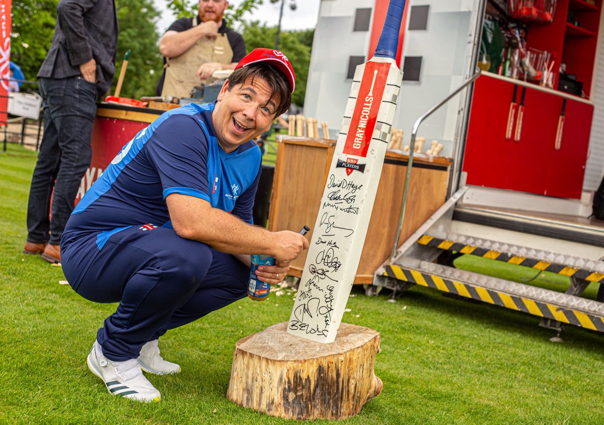 graynics's tweet photo. It was a privilege to be involved in the inaugural #RockForRuth by the @RuthStraussFdn.
A fantastic event saw a host of cricket stars and celebrities such as Alastair Cook, Joe Root and Michael McIntyre don their playing kit to help raise money for an incredible cause โค๏ธ https://t.co/3lqD6B3rX2