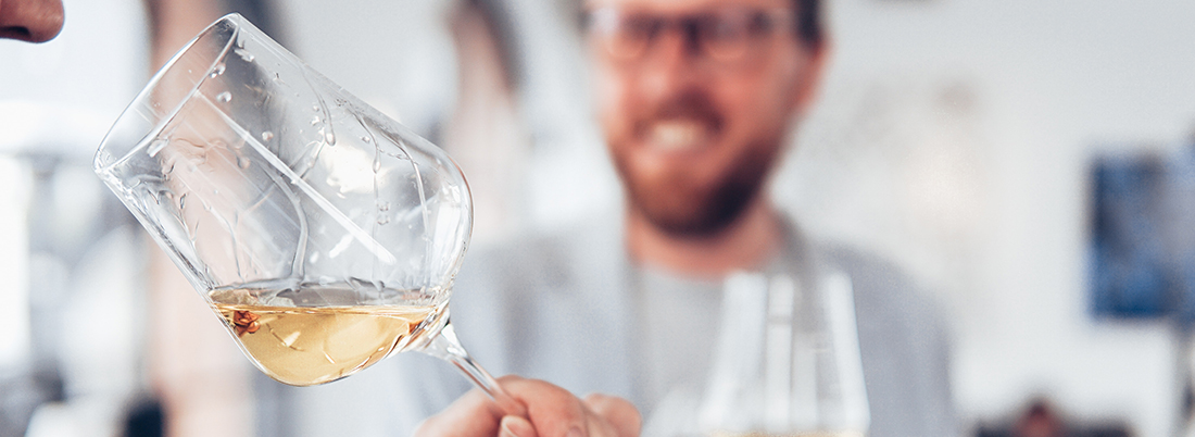 bodeboca's tweet photo. 🍇 Seguro que has oído hablar de los orange wines, pero… ¿sabes realmente qué son?
🔎 Nuestra compañera Raquel Cuenca te cuenta todas sus claves en el #MagazineVignerons
🔗 https://t.co/YhLc73Q16Z https://t.co/7C8DfdCBVA