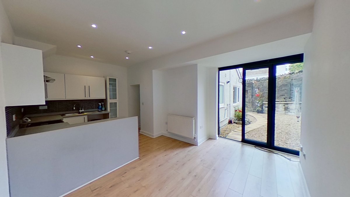 letrightprop's tweet photo. New Property Added: Collenna Road, Tonyrefail, Porth CF39 8EL https://t.co/DxxLnaef45 https://t.co/UqRvVGsq8W