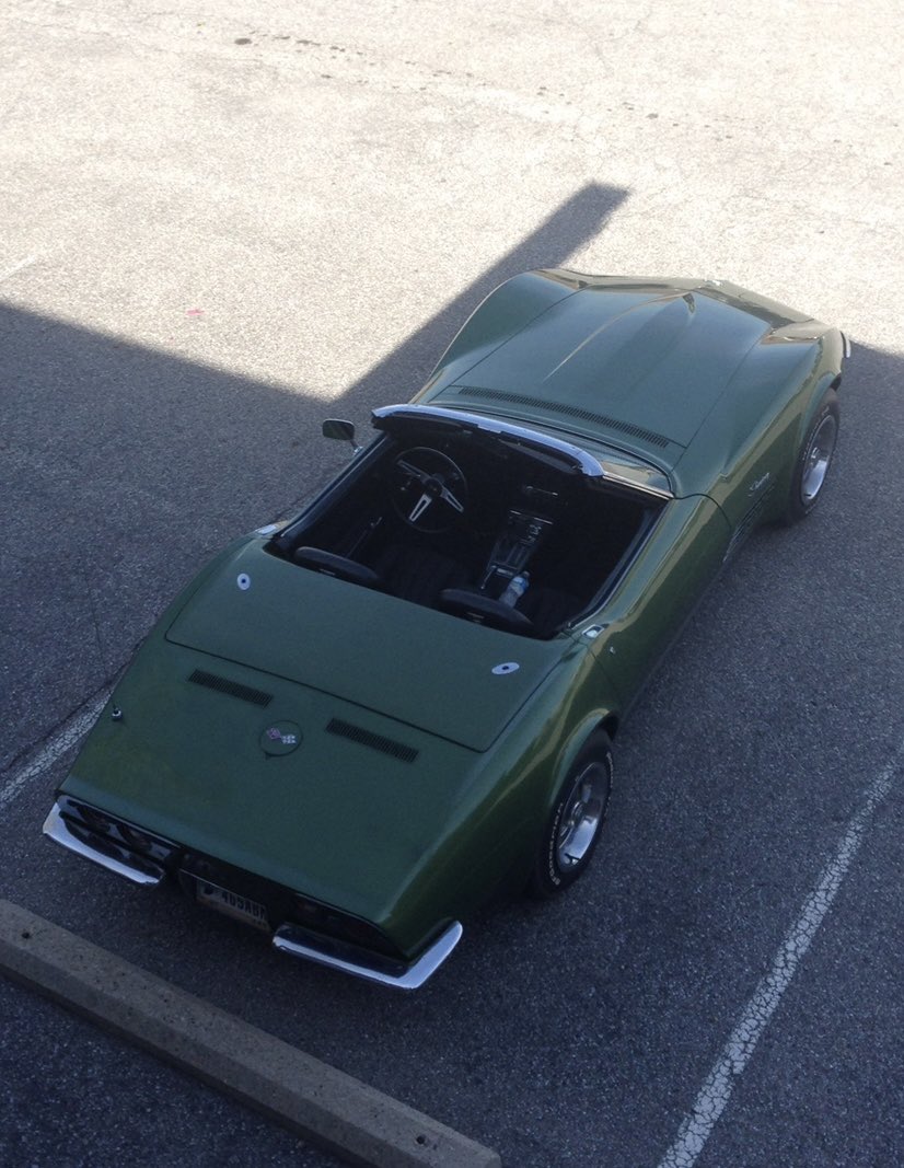 Crobb88's tweet photo. Happy #nationalcorvetteday my friends! A car worthy of a holiday! #1972corvette #stingray #elkhartgreen https://t.co/xyViwgsUWL