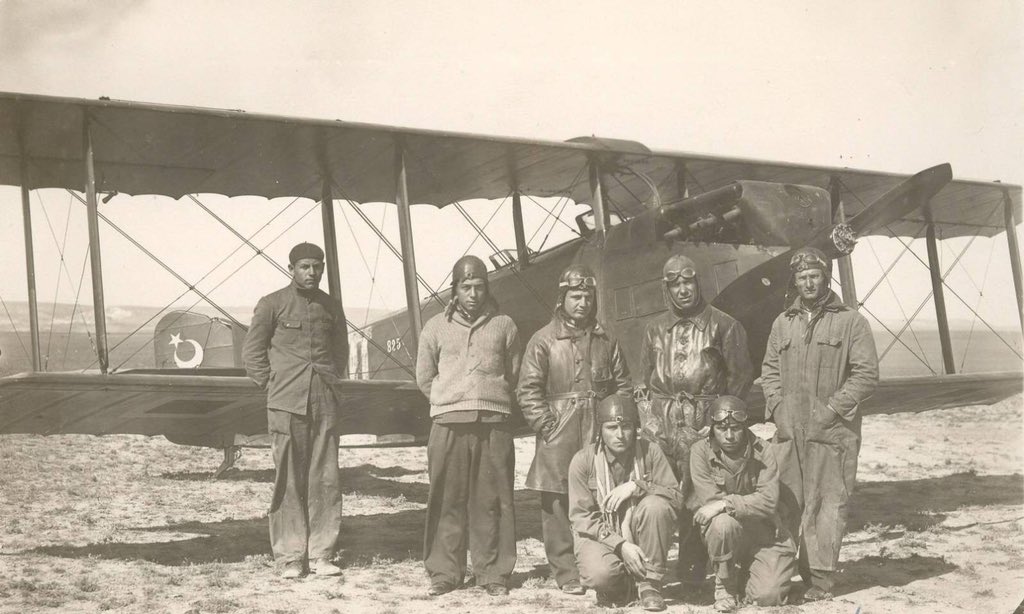 1934 yılı Eskişehir Hava Okulu. #MSB #TarihteTürkOrdusu #tbt #siyahbeyaz