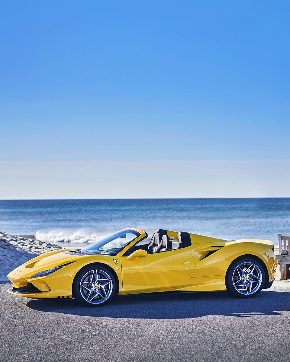 The sun, the sea and the #FerrariF8Spider.
#Ferrari