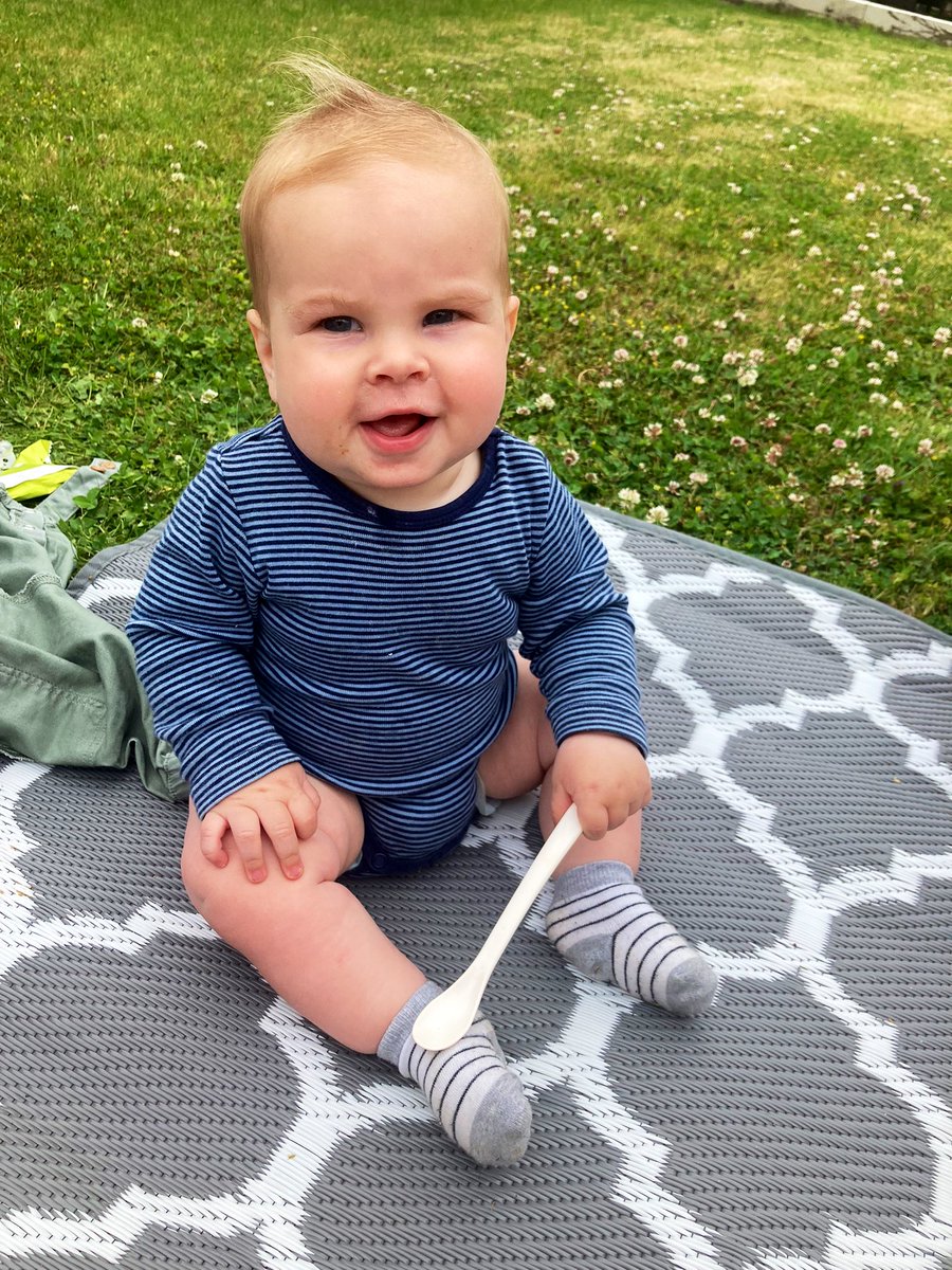 Educating the youngest member of team <a href="/NeuroOTCRH/">CRH Neuro OT</a> on feeding assessments 😍🥄 #startthemyoung