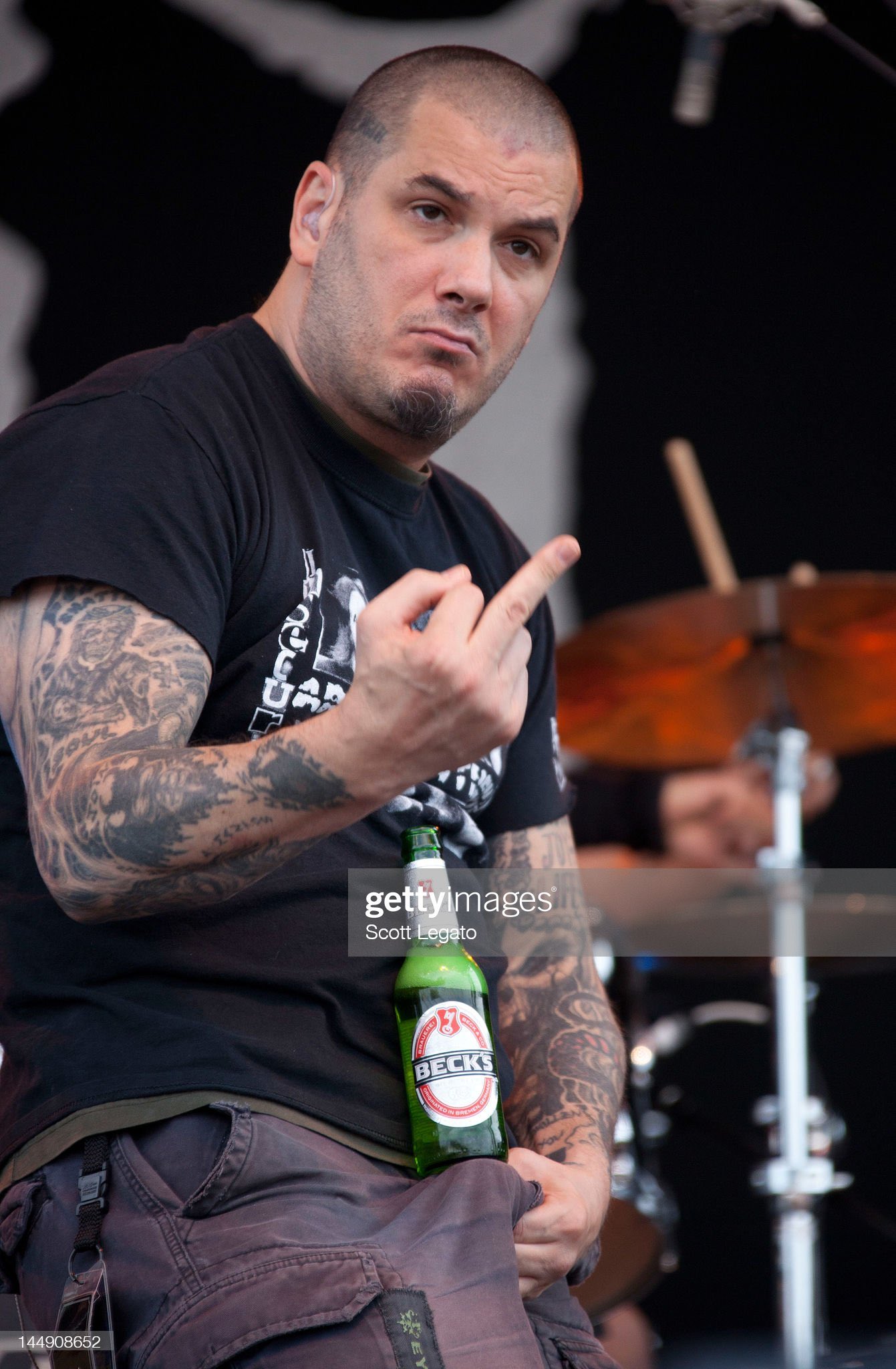 Apparently it s phil anselmo s birthday so happy birthday to the goat he s such a good singer 