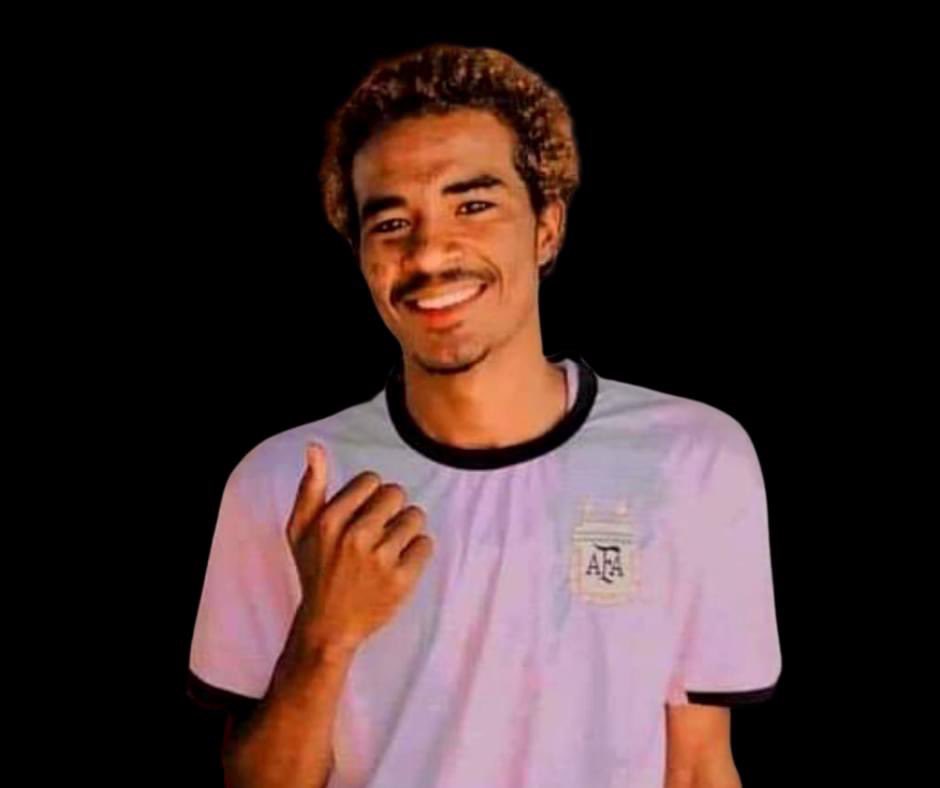 استشهاد عضو لجان مقاومة الفتيحاب الثائر نور الدين طارق (نوري) بطلق ناري في الصدر في موكب اليوم.

من سكان أمدرمان الفتيحاب مربع ٩

لا حول ولا قوة إلا بالله
إنا لله وإنا إليه راجعون

#مليونية30يونيو