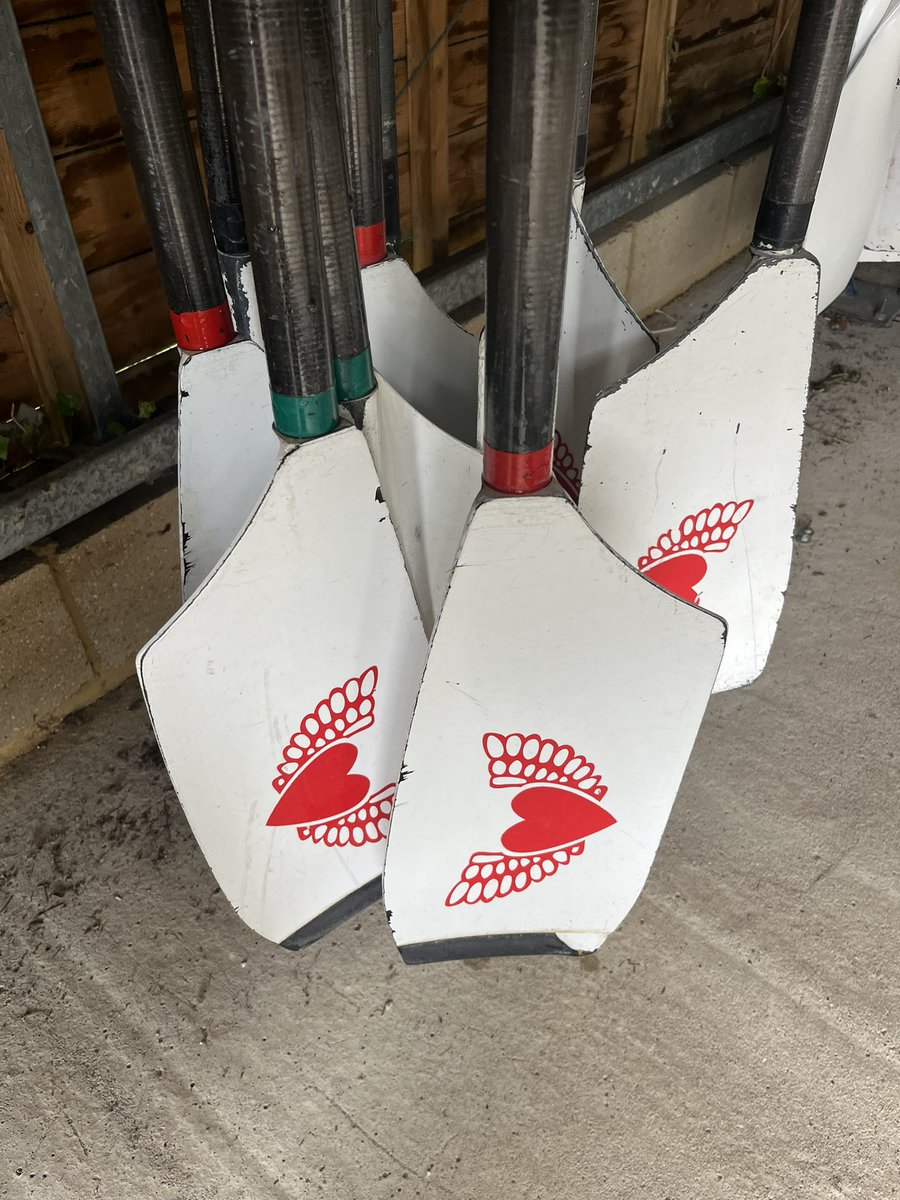 HaileyburyBC's tweet photo. And we are done for another year. A big thank you to Dr Johnson for 12 years of service to Haileybury Rowing! #dryday https://t.co/RdKbeSvcXB