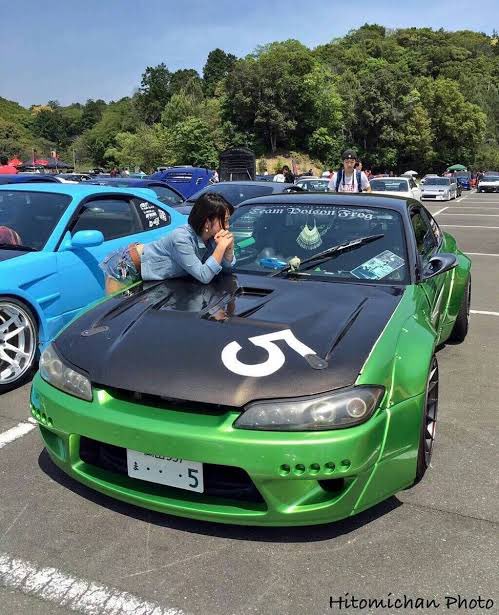 G_XPA16's tweet photo. これぞTwitter車界隈歴史上最古の"かぐや姫"

男を従わせ4股をして自分のシルビアに0円でロケットバニーフルボディキットを貢がせた伝説をもつ女 https://t.co/HTa8fQrkG1