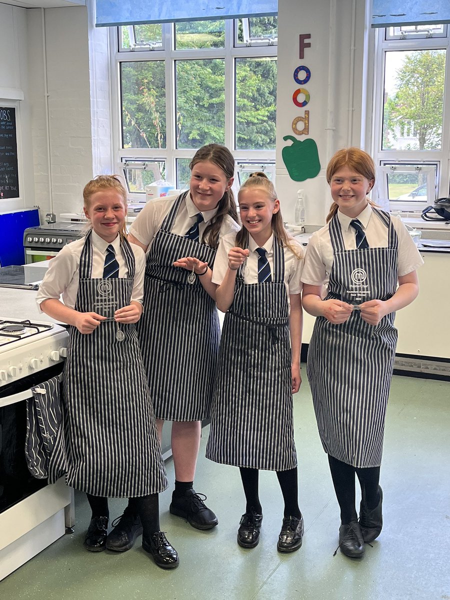 KA_Classof26's tweet photo. A PHENOMENAL heat this evening! Harriet’s chocolate cake was our overall winner, with Lydia’s rhubarb pie getting her a place in the final! Well done to all four girls - Harriet, Lydia, Lillie and Ruby 🎉👏🏻🎂 https://t.co/8NrL2nj2o6