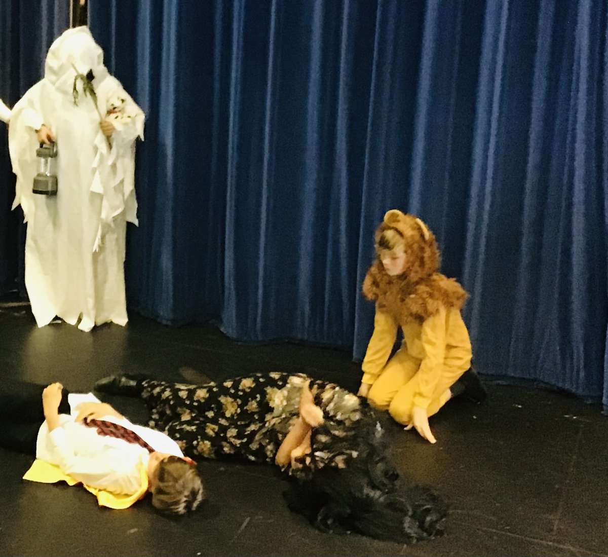EngatKimbolton's tweet photo. Pyramus and Thisbe with the First Form today. Lots of melodrama and laughs! @KimboltonSchool #thisiskimbolton #shakespeareisfun https://t.co/hxDt6G1R9l
