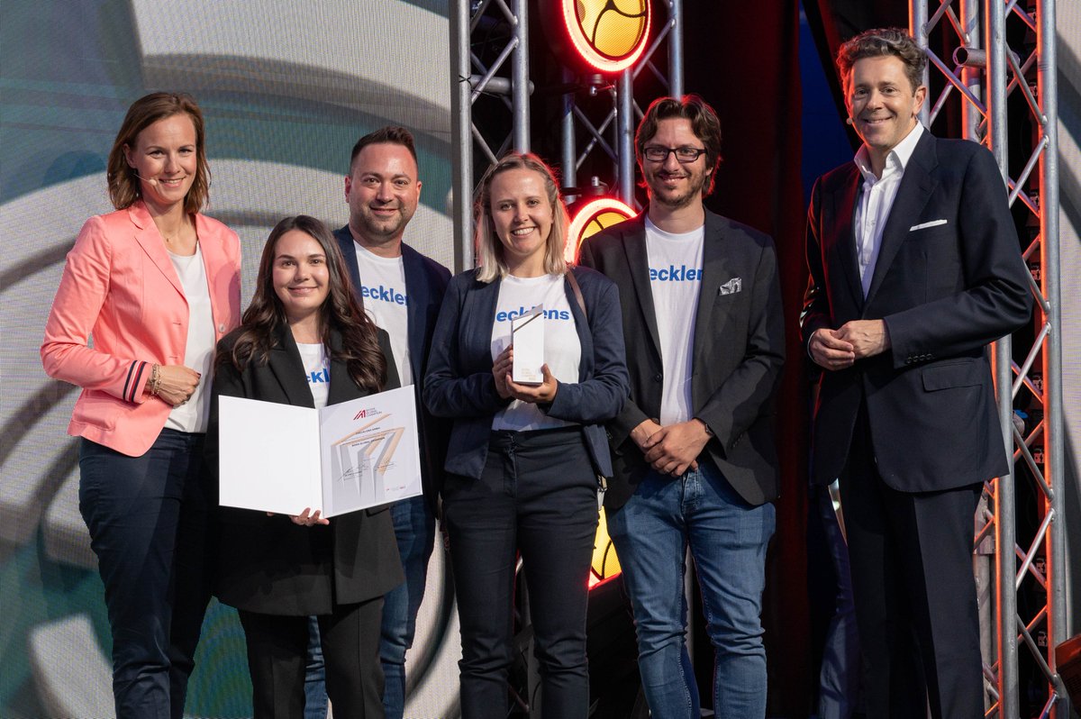 Checklens is very excited to receive the "Born Global Champion 2022" award for its international success. The award is presented annually the Austrian Federal Economic Chamber. For more information visit: checklens.ai/blog/checklens…
Photo credit ©helmrichphotographies