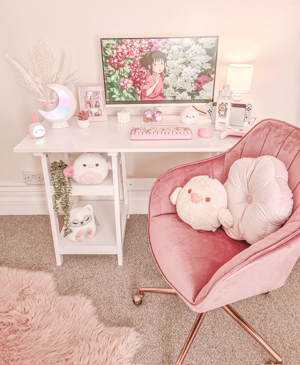 𝓝𝓪𝓽𝓪𝓼𝓬𝓱𝓪 ❀ (@L0vlySakuraDoll) on Twitter photo 2022-06-30 16:03:16 Yay!! Managed to build the desk, and have started to set things up😊 I am sure I'll change it with time, but so happy with how it's looking so far🌸 #desksetup #GamingSetup #aesthetic #aesthetics #aestheticjapan #かわいい #pinklover #gamergirl #girly Yay!! Managed to build the desk, and have started to set things up😊 I am sure I'll change it with time, but so happy with how it's looking so far🌸 #desksetup #GamingSetup #aesthetic #aesthetics #aestheticjapan #かわいい #pinklover #gamergirl #girly
