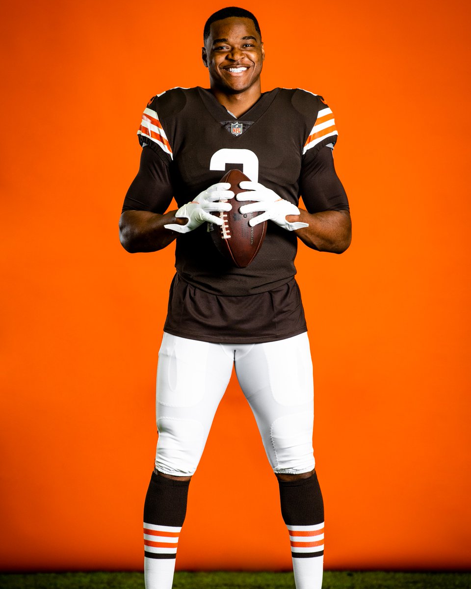 Browns's tweet image. first time in the full uni 🤩 

have to say, Orange and Brown suits you well Amari