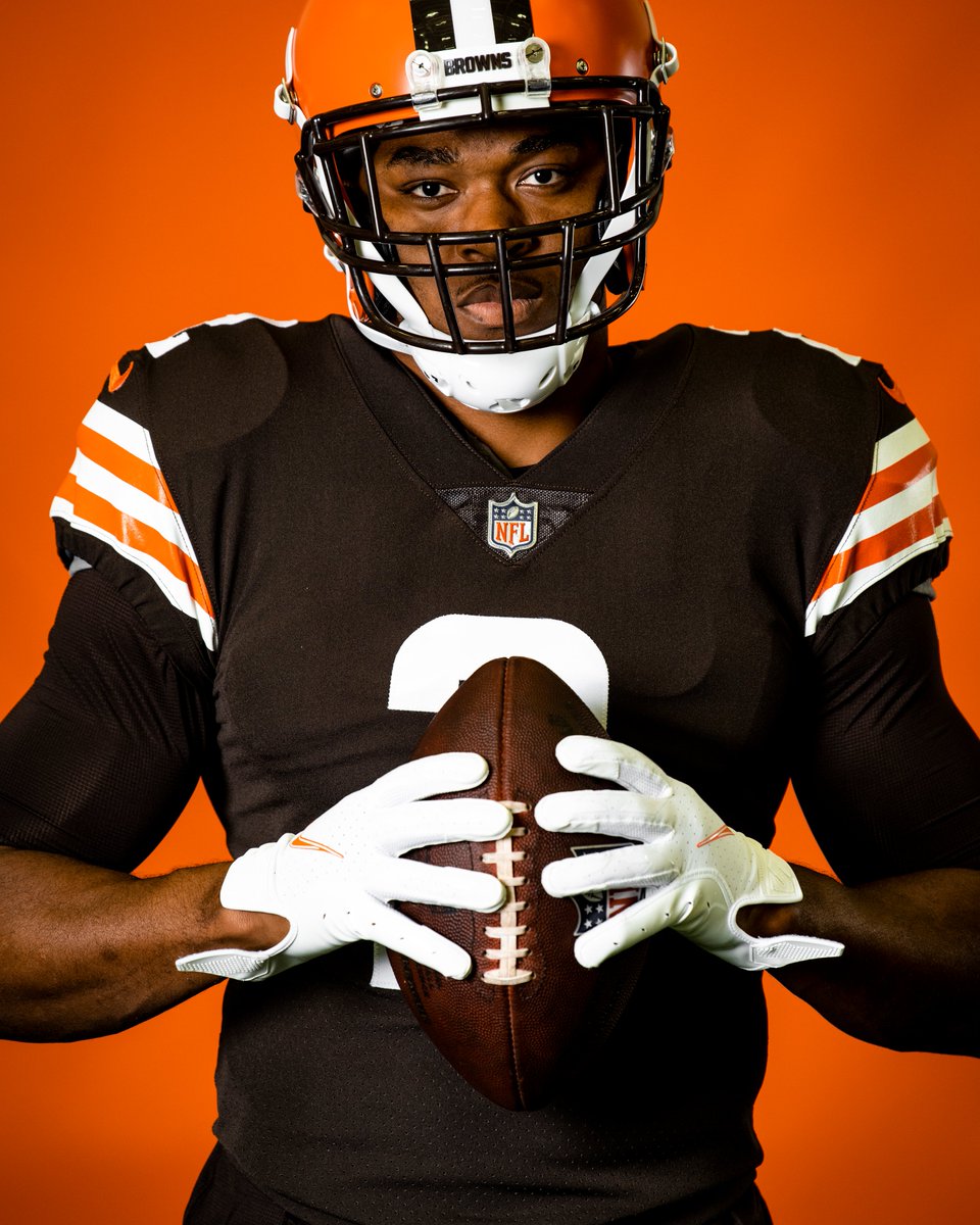 Browns's tweet image. first time in the full uni 🤩 

have to say, Orange and Brown suits you well Amari