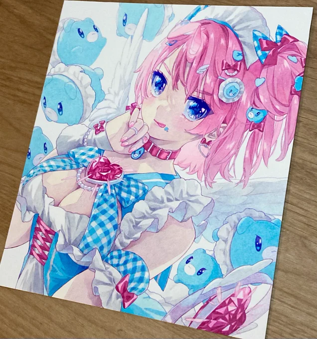 できた。゜(゜'ω`゜)゜。
また塗り直したりしましたが、完成させることができてよかったです(*'Д`*)
#アナログイラスト 
#アナログ絵 