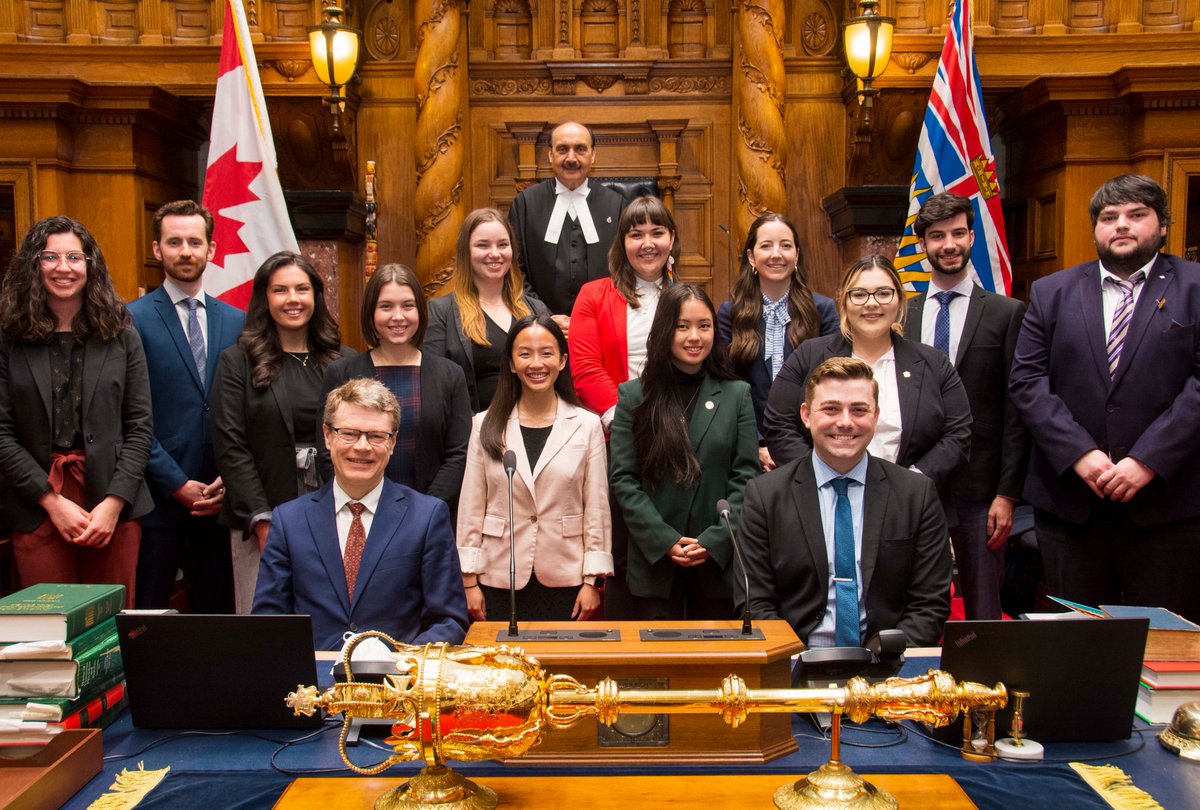 #BCLeg extends a gracious farewell to the 2022 Interns. Their contagious eagerness for all things #BCpoli was always valued, and we wish them the best as they move on to accomplish many great things. Thank you for your service to the Legislative Assembly! #BCLIP