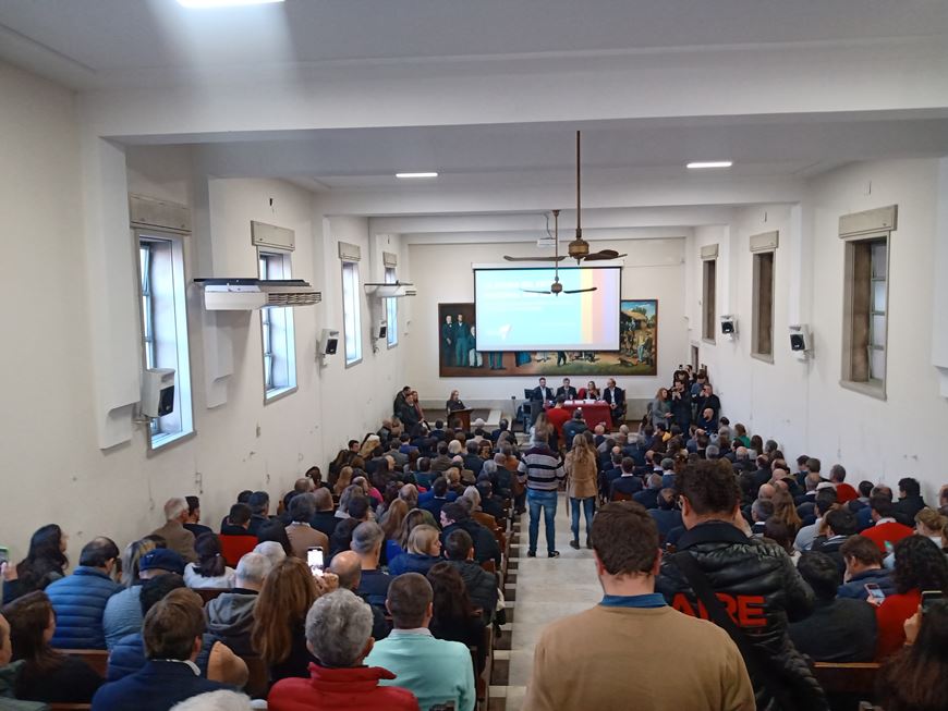 felipemichlig's tweet photo. El Acuerdo de Perotti y Fernández por la deuda -por sentencia de la CSJ- es desfavorable para el conjunto de los santafesinos y perjudica a los #MMyCC. +Info: https://t.co/aeoetX2QZl https://t.co/OKhlFNGSTi