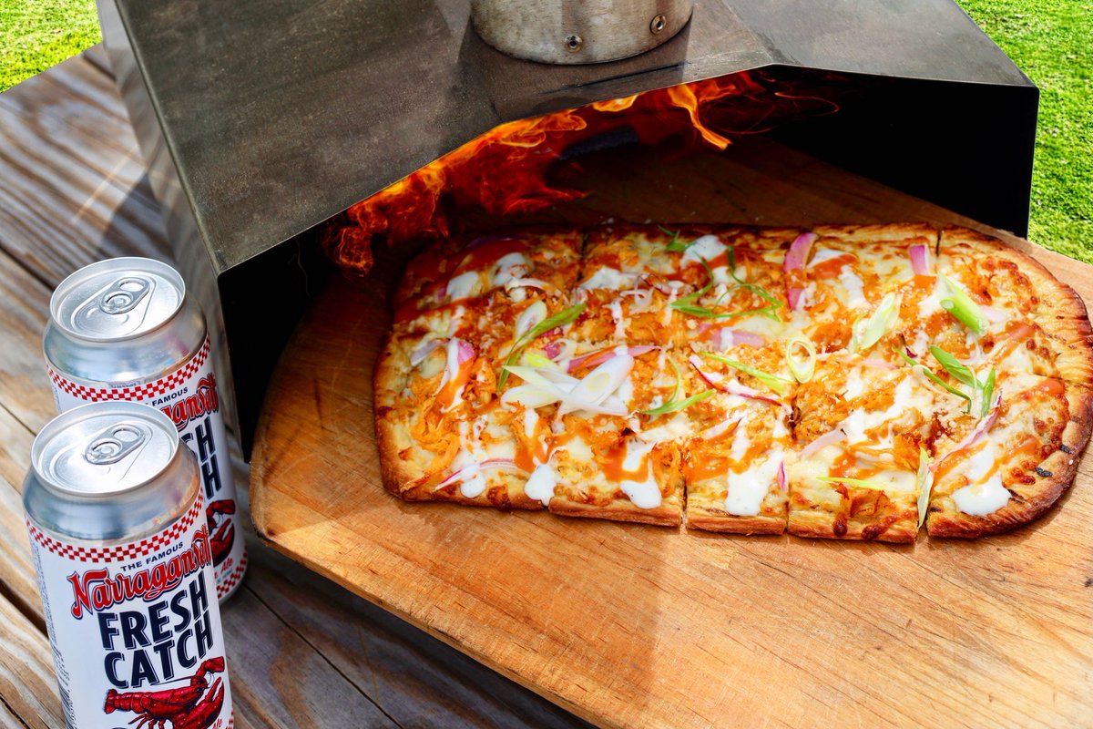 Gansettbeer's tweet photo. Fresh Catch Summer Giveaway Series! We’re giving away an Ooni Pizza Oven because what’s beer without pizza? Your backyard just got a whoooole lot cooler.

RT to win, must be following! https://t.co/WtxVy6k5Yp