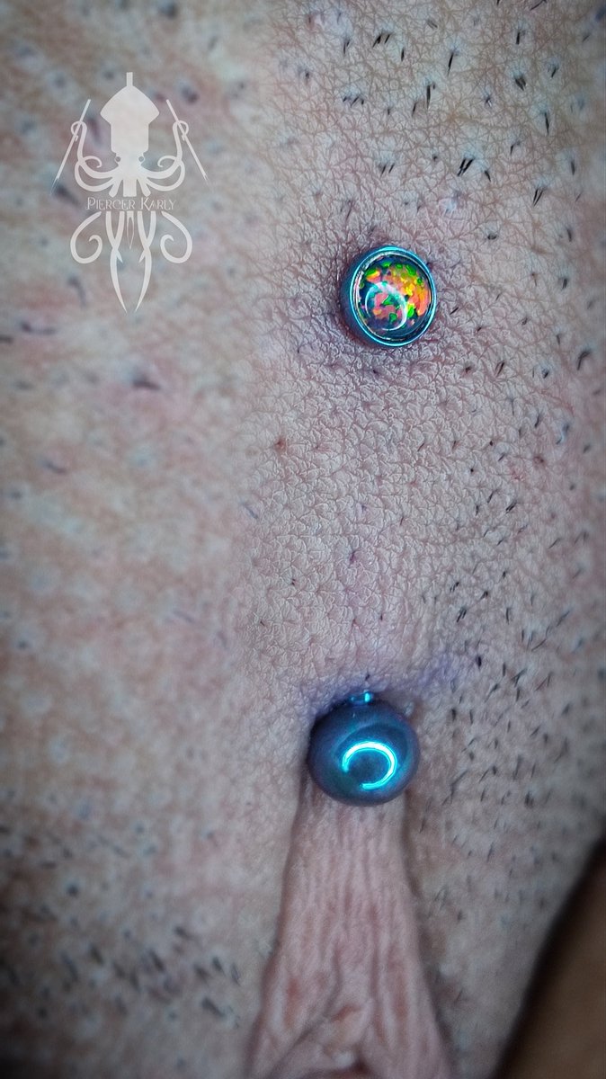 KarlyPiercer's tweet photo. Christina piercing com opala azul e Anodização no tom Med BLUE 1.6mm https://t.co/OoBJ4pEkk9