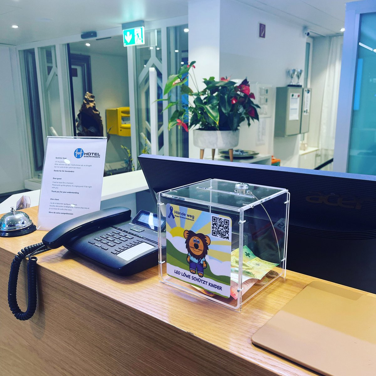 Die nächste Leo Löwe Kinderschutz Spendenbox steht seit heute im #HotelEgerkingen im Kanton #Solothurn 🏩📦💸
#leolöwe #leoloewe #kinderschutz #sexuellegewalt #kinder #händeweg #stoppkindesmissbrauch