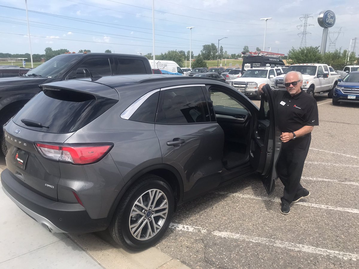 _Todd_Olson's tweet photo. 34 years and 11 cars! We are still doing business together! Thank you Bruce Halvorson and Apple Ford Shakopee!
#relationshipsareeverything
#11down
#seeyouinthreeyears https://t.co/OKNywTjOnP