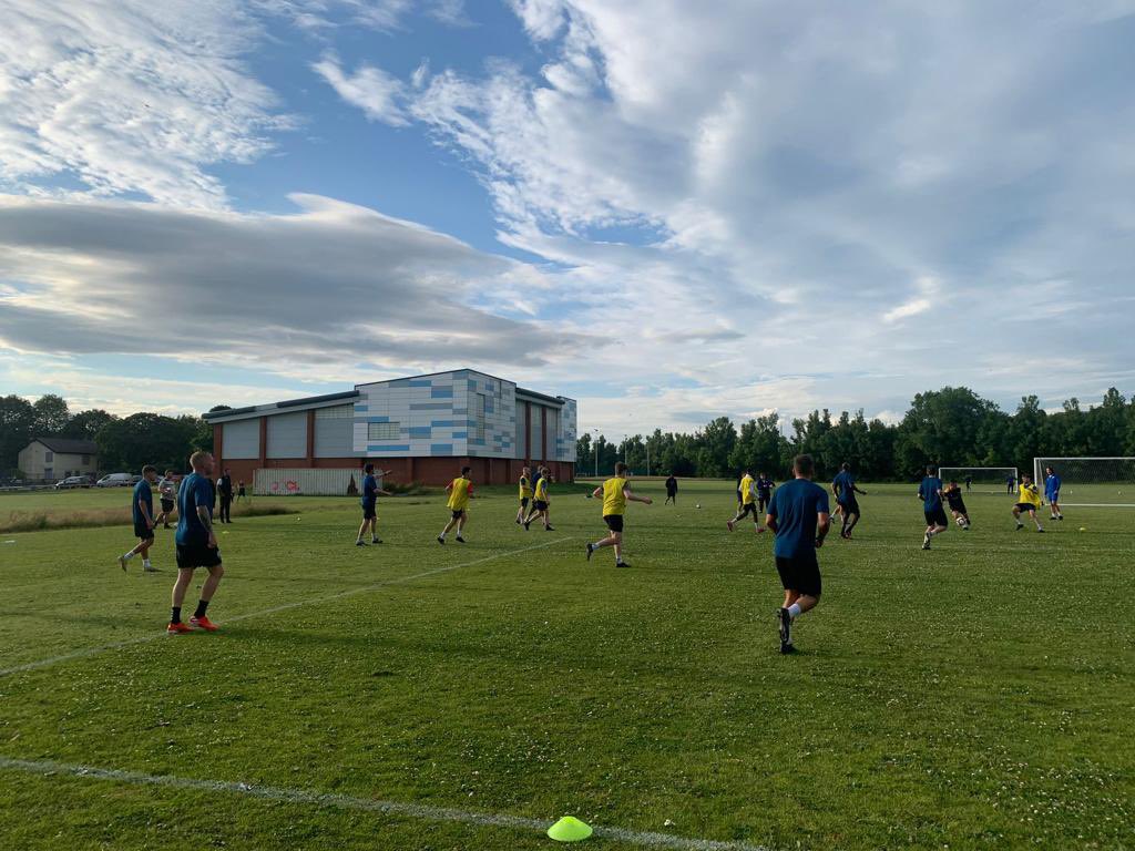 Goshen_FF's tweet photo. Delighted to be hosting @radcliffeboro pre season training tonight and to see @nickyadams10 back at Goshen! Good luck for the coming season 👍🏻 https://t.co/qgvUDn8D1q