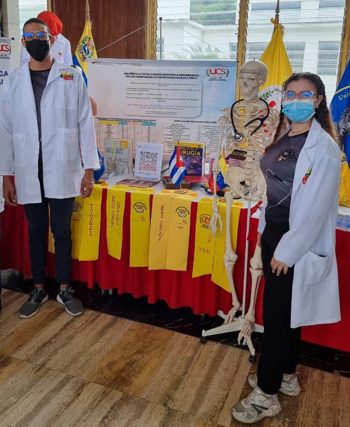 _LaAvanzadora's tweet photo. ¡Inclusión, futuro y Patria!

El Gobierno Bolivariano les brinda la oportunidad de seguir formándose para la vida, la producción y el desarrollo de la Patria, hoy nos vinimos al Salón Venezuela del Círculo Militar a la Gran #ExpoFeriaUniversitariaDeCaracas2022.

@taniapsuv https://t.co/gFBjbjK7NF