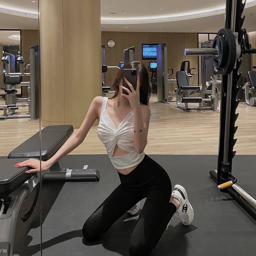 dsource34's tweet image. Need to stay fit 😉
#lateupload #gym #fitness #bodygoal