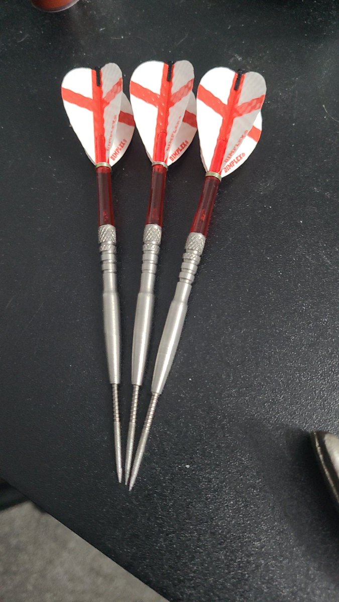 SimonPye5's tweet photo. @T0byWanKen0bi @DamonHeta180 @EagleDarts1 @HarrowsDarts My 16g customs I won't be changing in a hurry!!! https://t.co/iv0zbFxymc