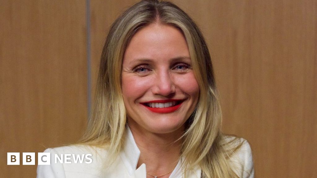 Cameron Diaz to &apos;un&retire&apos; from acting with Jamie Foxx film  The star officially quit making movies in 2018 but will now be re-united on-screen with Jamie Foxx.  https://t.co/CLHsESVl1P https://t.co/FTIhVFj1KE