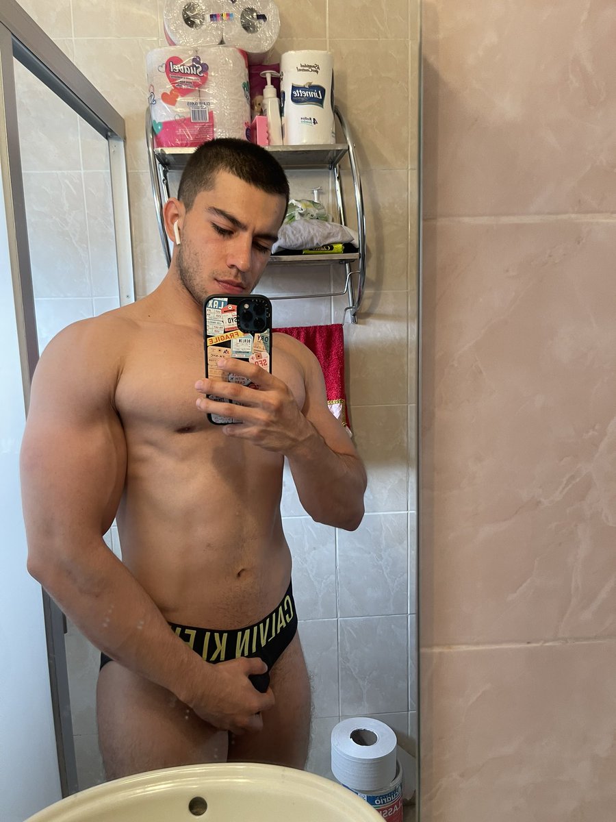 adanlpm2's tweet photo. Que calor 🥵😈🤤 https://t.co/Tub22noUTN