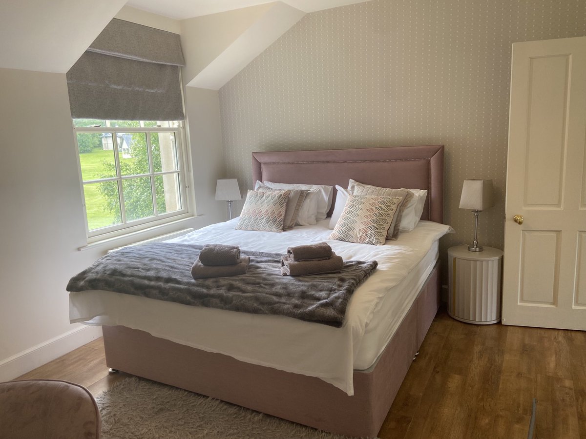 AtLough's tweet photo. Hope you like some of the recent upgrades to the 5* Gate lodge at Lougherne  Golf village. Check https://t.co/pibPVHh0bY for availability. 
#loveenniskillen #lovefermanagh https://t.co/rbe4gwl9FL