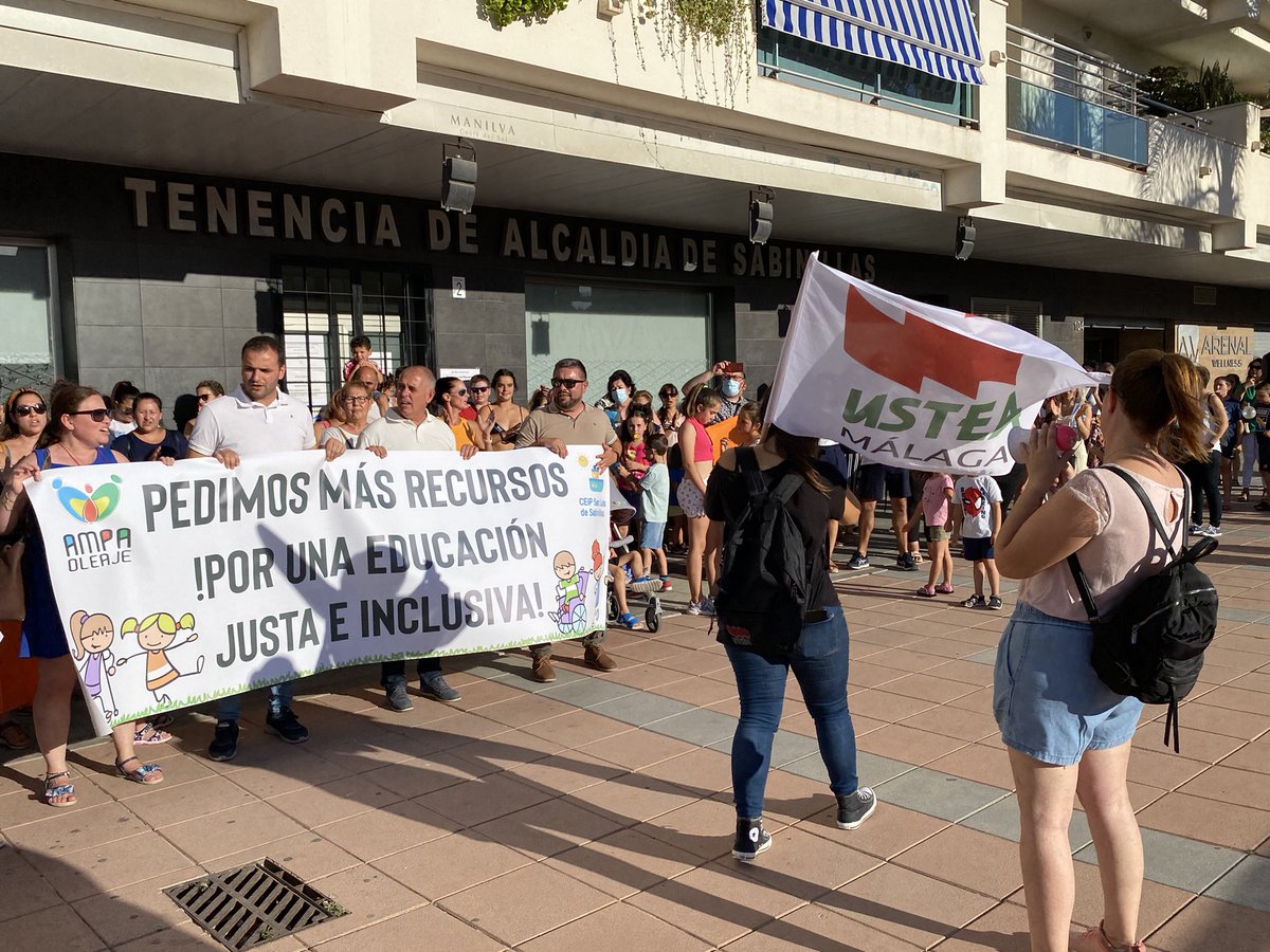manilvaws's tweet photo. Más fotos de la manifestación de hoy en Sabinillas por una educación inclusiva con la presencia de @usteaeducacion https://t.co/HLCYwQ0H9O