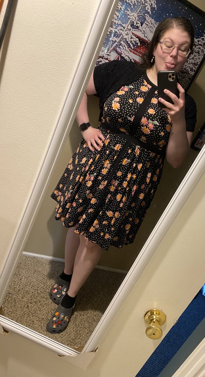 QuirkyKateSimps's tweet photo. Oh no, not me going to work in a dress and crocs 🤣🤣🤣 #comfytho https://t.co/86RjlfL7ka